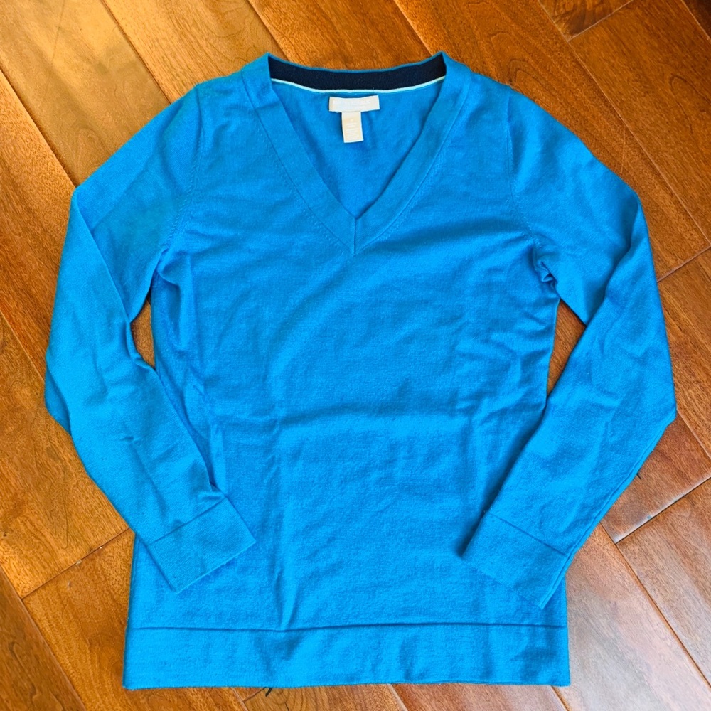 Banana Republic v-neck blue merino wool sweater